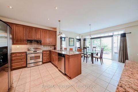 Photo 17 at 6 Elyssa Drive, Bayview Hill, Richmond Hill