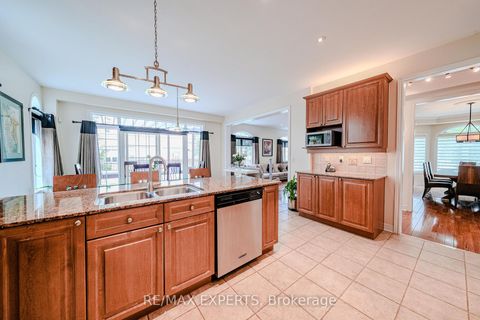 Photo 18 at 6 Elyssa Drive, Bayview Hill, Richmond Hill