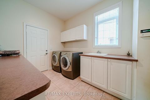 Photo 19 at 6 Elyssa Drive, Bayview Hill, Richmond Hill