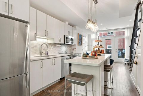 Photo 9 at #2 - 200 Annette Street, Junction Area, Toronto