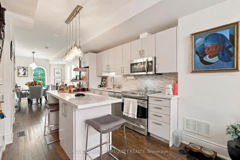 Photo 12 at #2 - 200 Annette Street, Junction Area, Toronto