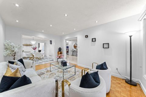 Photo 9 at 2 Hollyburn Court, West Woodbridge, Vaughan
