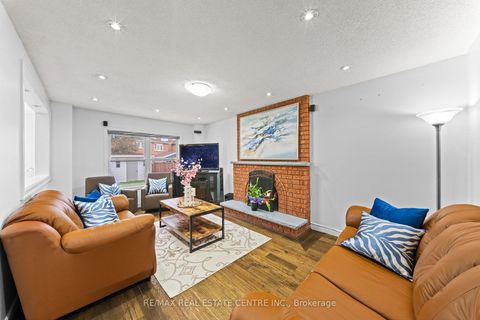 Photo 12 at 2 Hollyburn Court, West Woodbridge, Vaughan