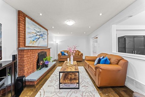 Photo 14 at 2 Hollyburn Court, West Woodbridge, Vaughan