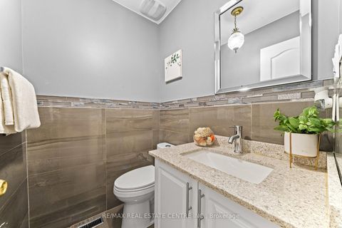 Photo 19 at 2 Hollyburn Court, West Woodbridge, Vaughan