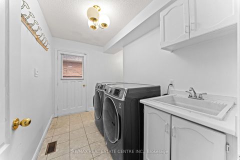 Photo 20 at 2 Hollyburn Court, West Woodbridge, Vaughan