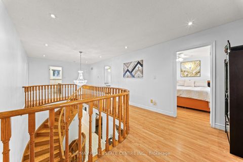Photo 21 at 2 Hollyburn Court, West Woodbridge, Vaughan