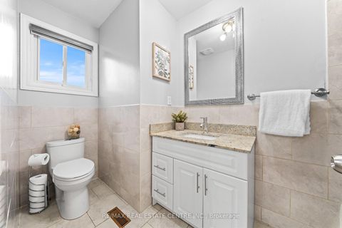 Photo 23 at 2 Hollyburn Court, West Woodbridge, Vaughan