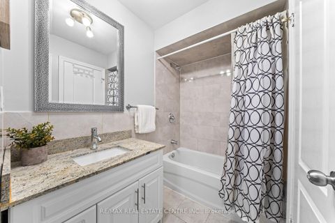 Photo 24 at 2 Hollyburn Court, West Woodbridge, Vaughan