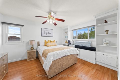 Photo 25 at 2 Hollyburn Court, West Woodbridge, Vaughan