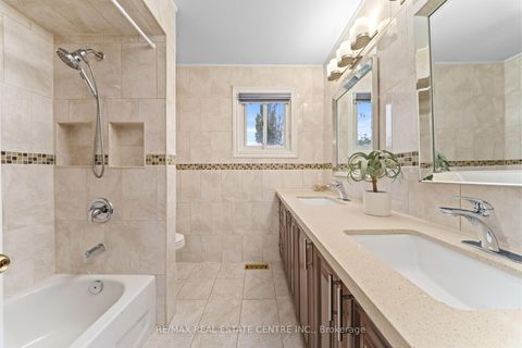 Photo 30 at 2 Hollyburn Court, West Woodbridge, Vaughan