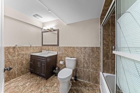 Photo 33 at 2 Hollyburn Court, West Woodbridge, Vaughan