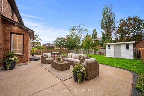 Photo 36 at 2 Hollyburn Court, West Woodbridge, Vaughan