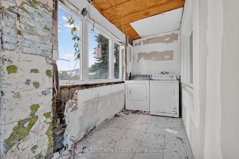 Photo 4 at 159 Eastwood Avenue, Cliffside, Toronto