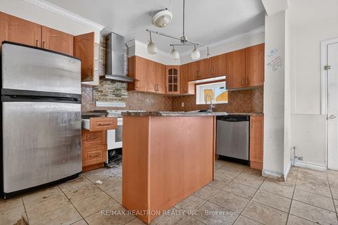 Photo 12 at 159 Eastwood Avenue, Cliffside, Toronto