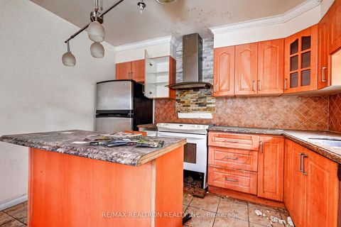 Photo 13 at 159 Eastwood Avenue, Cliffside, Toronto