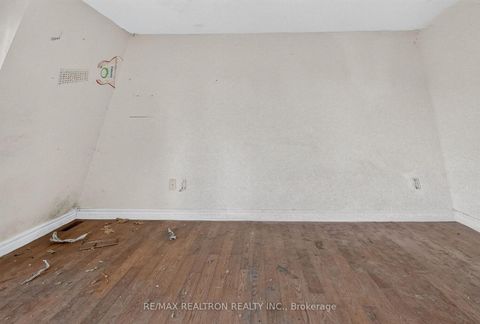 Photo 24 at 159 Eastwood Avenue, Cliffside, Toronto