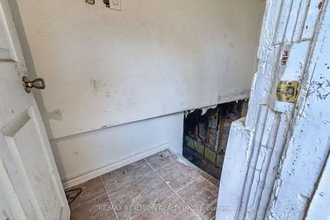 Photo 31 at 159 Eastwood Avenue, Cliffside, Toronto