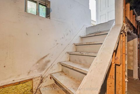 Photo 32 at 159 Eastwood Avenue, Cliffside, Toronto