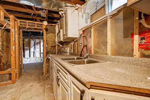 Photo 37 at 159 Eastwood Avenue, Cliffside, Toronto
