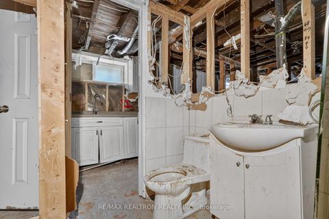 Photo 39 at 159 Eastwood Avenue, Cliffside, Toronto
