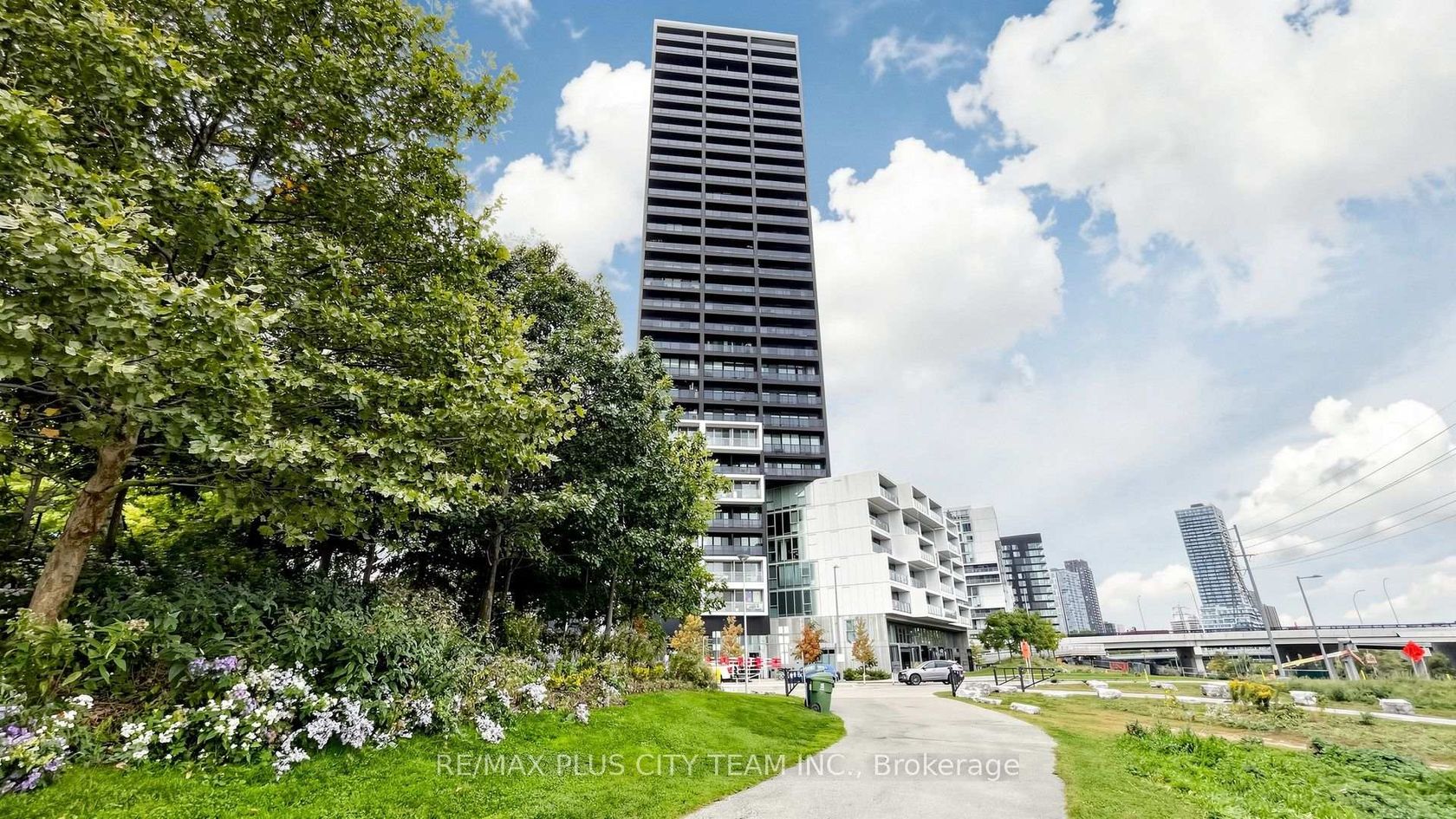 301 - 170 Bayview Avenue, Moss Park, Toronto 