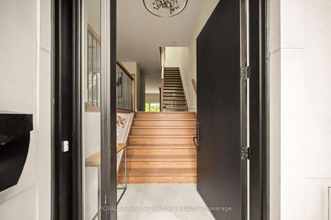 Photo 3 at 62 Ash Crescent, Long Branch, Toronto