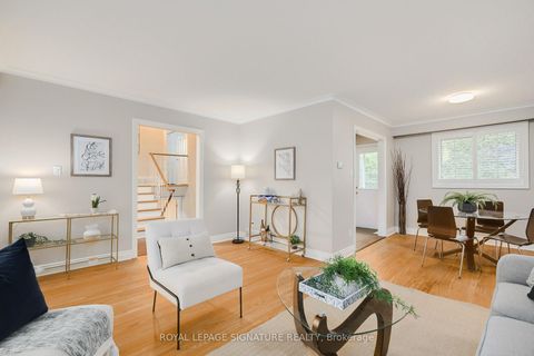 Photo 2 at 11 Bellbury Crescent, Don Valley Village, Toronto