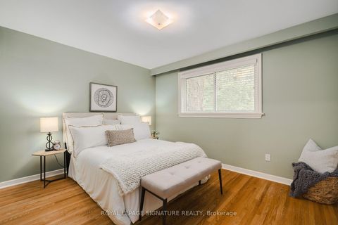 Photo 9 at 11 Bellbury Crescent, Don Valley Village, Toronto