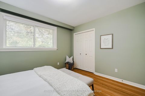 Photo 10 at 11 Bellbury Crescent, Don Valley Village, Toronto