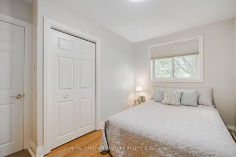 Photo 12 at 11 Bellbury Crescent, Don Valley Village, Toronto