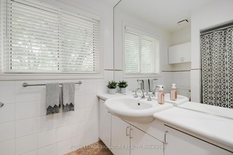Photo 15 at 11 Bellbury Crescent, Don Valley Village, Toronto