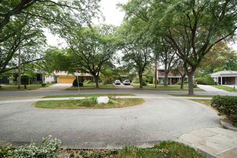 Photo 24 at 11 Bellbury Crescent, Don Valley Village, Toronto