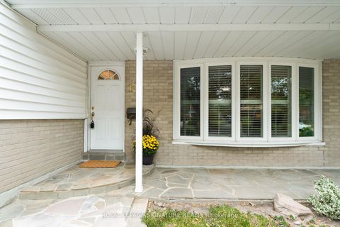 Photo 26 at 11 Bellbury Crescent, Don Valley Village, Toronto