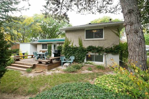 Photo 32 at 11 Bellbury Crescent, Don Valley Village, Toronto