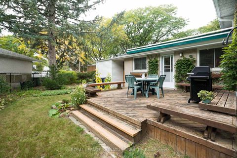 Photo 33 at 11 Bellbury Crescent, Don Valley Village, Toronto