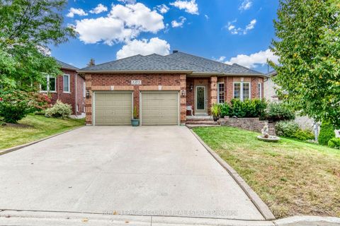 Photo 1 at 25 Pinecliff Crescent, Ardagh, Barrie