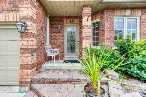Photo 2 at 25 Pinecliff Crescent, Ardagh, Barrie
