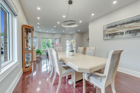 Photo 9 at 25 Pinecliff Crescent, Ardagh, Barrie