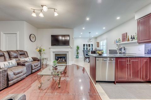 Photo 10 at 25 Pinecliff Crescent, Ardagh, Barrie