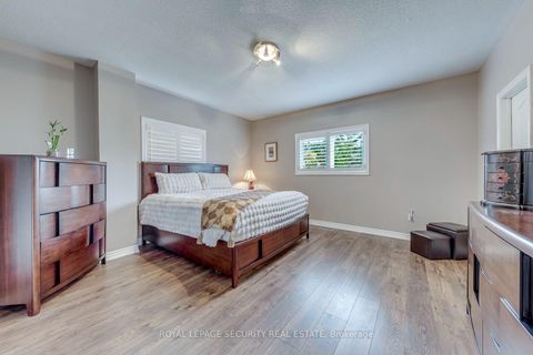 Photo 20 at 25 Pinecliff Crescent, Ardagh, Barrie
