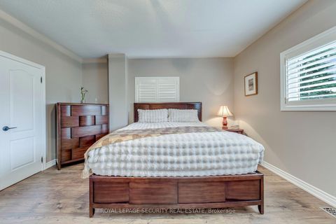 Photo 22 at 25 Pinecliff Crescent, Ardagh, Barrie