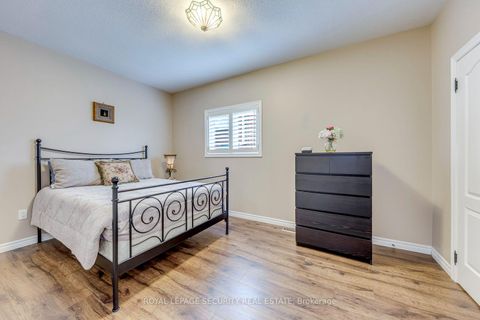 Photo 26 at 25 Pinecliff Crescent, Ardagh, Barrie
