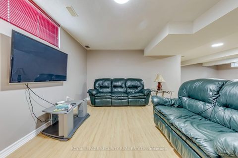 Photo 36 at 25 Pinecliff Crescent, Ardagh, Barrie