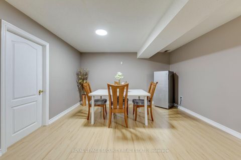 Photo 38 at 25 Pinecliff Crescent, Ardagh, Barrie