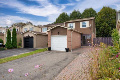 Photo 1 at 82 Pennyhill Drive, Malvern, Toronto