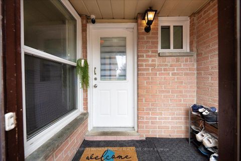 Photo 2 at 82 Pennyhill Drive, Malvern, Toronto
