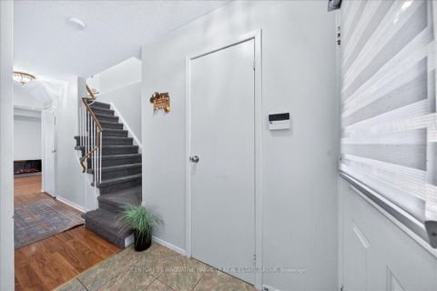 Photo 3 at 82 Pennyhill Drive, Malvern, Toronto