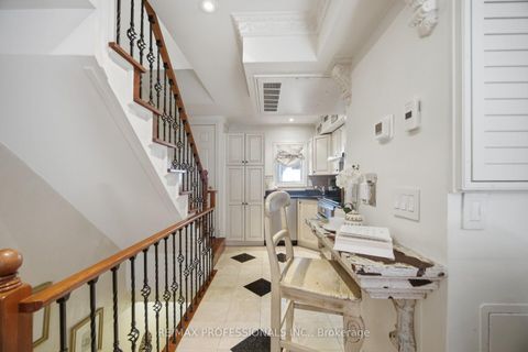Photo 13 at 10 - 228 St George Street, Annex, Toronto