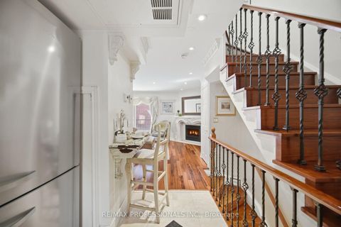 Photo 14 at 10 - 228 St George Street, Annex, Toronto